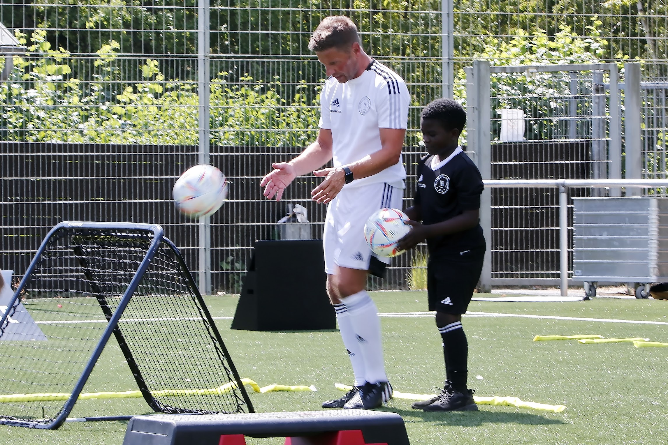 MD Fussball Akademie Training – Kinder beim Fußballtraining
